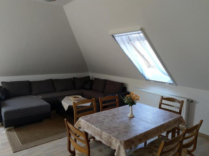 Foeveny Apartman Balatonudvari Esterno foto