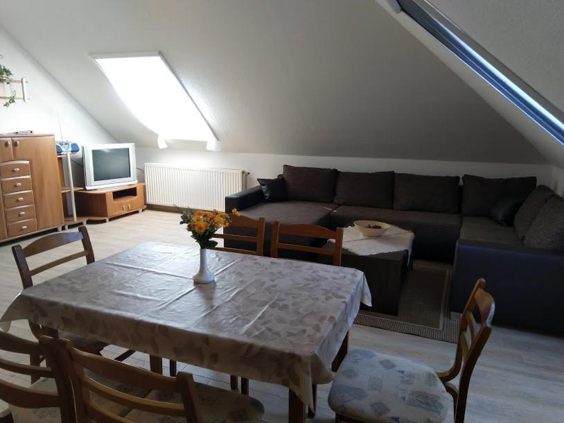 Foeveny Apartman Balatonudvari Esterno foto